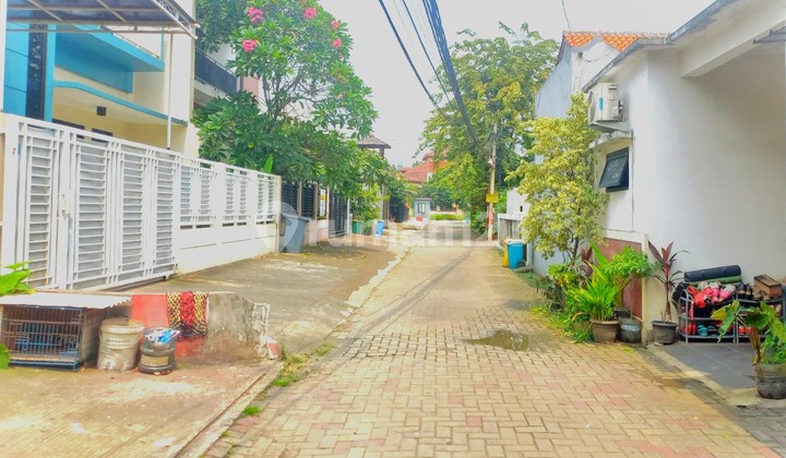 5 Menit Halte Adam Malik, Tanah Dijual Dalam Komplek