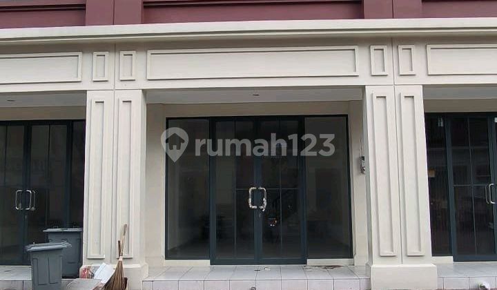 For Rent Beautiful Shophouse Near the City Center