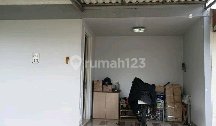 Get a House Near Shopping Centers and Toll Roads Get a House Near Shopping Centers and Toll Roads