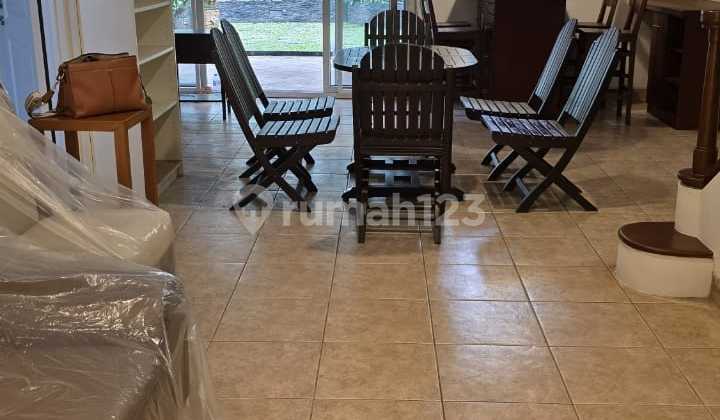 Beautiful House for Rent in a Strategic Location Beautiful House for Rent in a Strategic Location