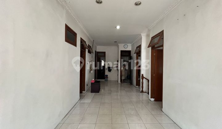 Dijual Rumah 2 Lantai Siap Huni di Tomang Jakarta Barat