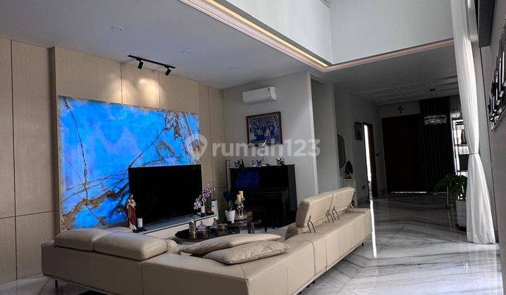 Dijual Rumah Mewah 3 Lantai di Alam Sutera 2