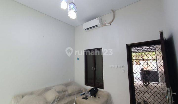 Rumah Baru di Grogol 3 Lantai Semi Furnished SHM 2