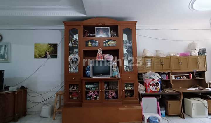 Rumah Tanjung Duren Cocok Untuk Usaha Kost SHM 2