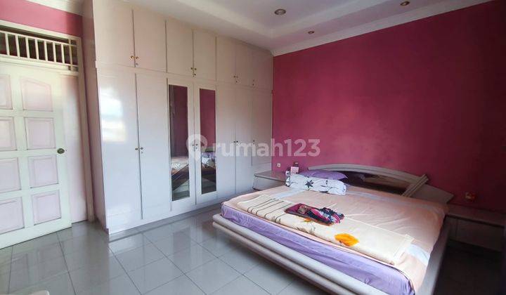 Rumah Hook 2 Lantai di Jln Mangga Duri Kepa 2