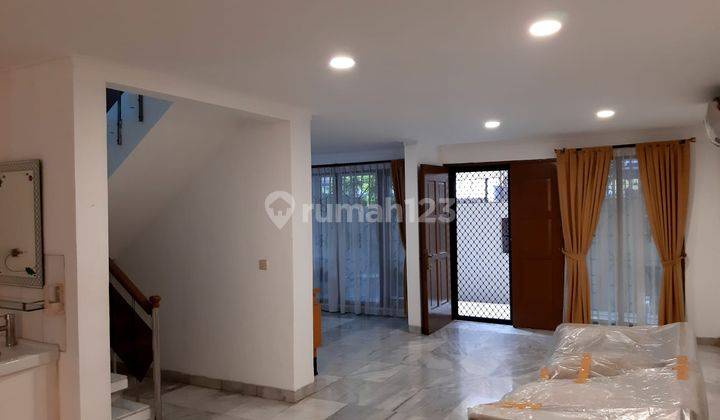 Rumah Siap Huni 2 Lantai Bagus Tomang SHM 1