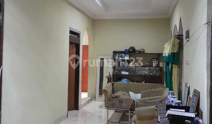 Dijual Rumah 2 Lantai Hitung Tanah di Tomang