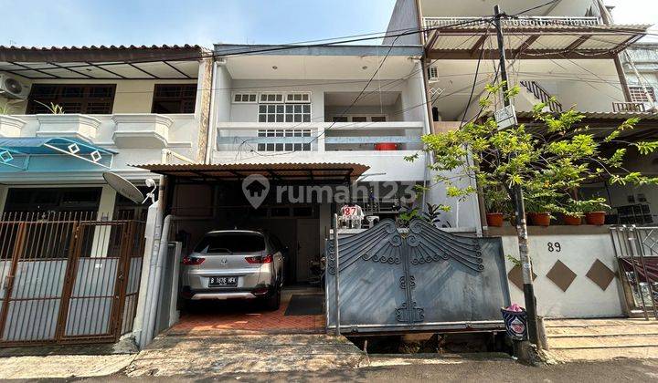 Rumah 2 Lantai di Tomang Strategis 1