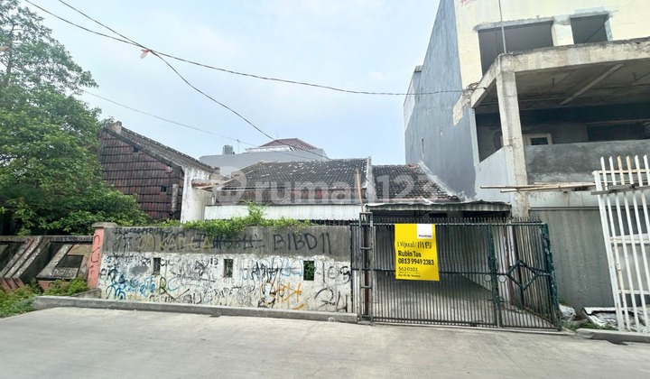 Dijual Rumah Hitung Tanah di Taman Kota Jakarta Barat