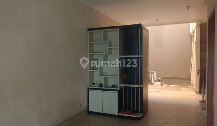 Rumah 2 Lantai di Tomang Jakarta Barat Siap Huni 2