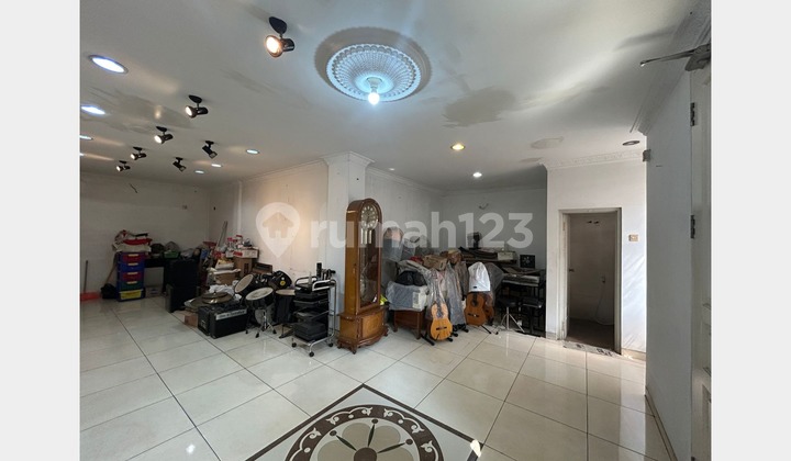 Dijual Rumah 2 Lantai Siap Huni di Tomang Jakarta Barat 2