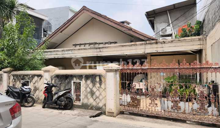 For Sale Land Area Calculated House in Batu Tulis Gambir Central Jakarta 1