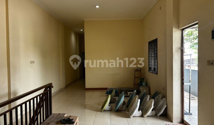 Ready-to-Use Shop House for Sale on Kamal Raya, West Jakarta 2