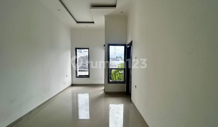 Dijual Rumah Baru 3 Lantai Siap Huni di Meruya Jakarta Barat 2