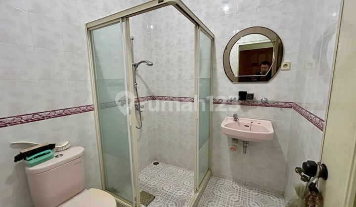 Dijual Rumah 2 Lantai di Tomang Hero Jakarta Barat 2