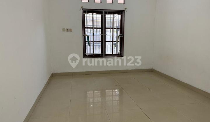 Dijual Rumah 2 Lantai di Taman Kota, Jakarta Barat 2