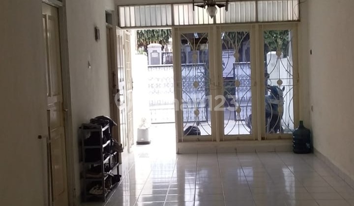 Dijual Rumah Hitung Tanah di Tomang Jakarta Barat 2