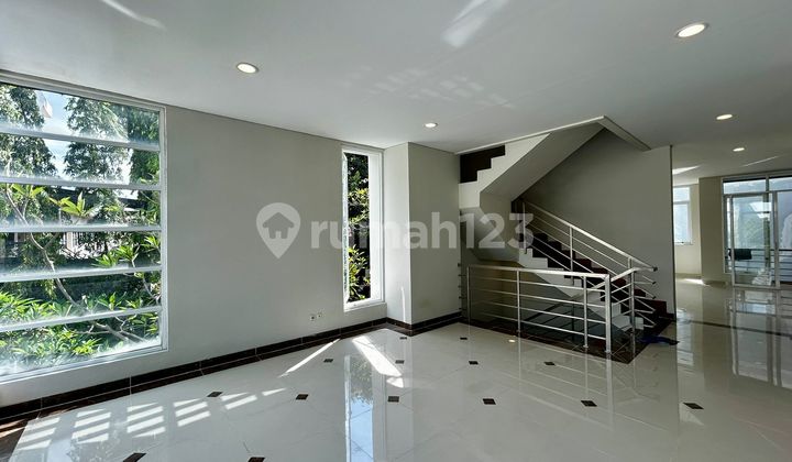 House for Sale in a Cluster in Jelambar, West Jakarta