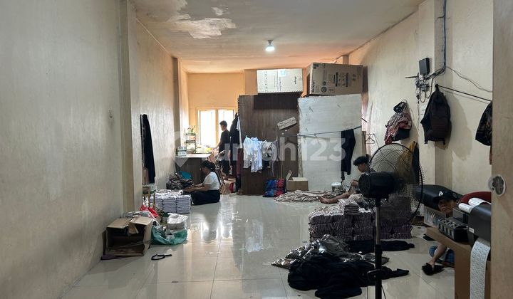 Strategic Shop House for Sale in Tomang, West Jakarta 2