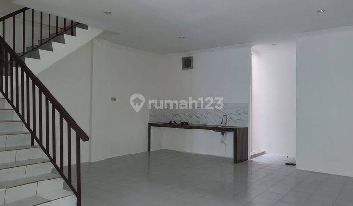 Rumah 2 Lantai Siap Huni di Gelong Tomang 1