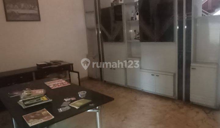 Dijual Rumah Tua 2 Lantai di Tomang Lokasi Strategis 1