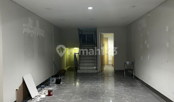 For Rent 4-Story Shop House in Tomang Raya, West Jakarta 2