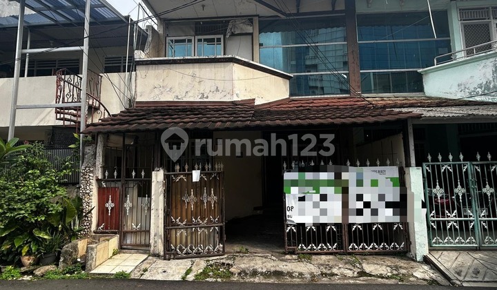 Old House for Sale near Central Tomang Restaurant 2