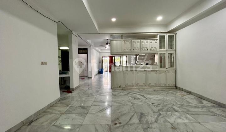 Dijual Rumah Siap Huni di Green Garden Jakarta Barat 2