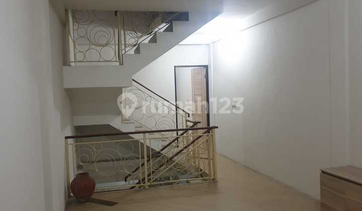 Dijual Ruko Siap Pakai di Jln Laksa Jembatan Lima Jakarta Pusat