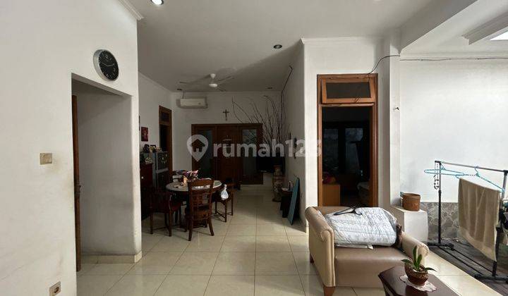 Dijual Rumah Siap Huni di Tomang Hero Jakarta Barat