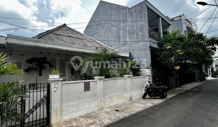 Dijual Rumah Hitung Tanah di Bendungan Hilir Jakarta Pusat Dijual Rumah Hitung Tanah di Bendungan Hilir Jakarta Pusat