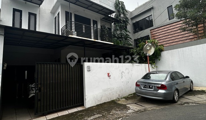 Dijual Rumah Hook di Kebayoran Lama Jakarta Selatan