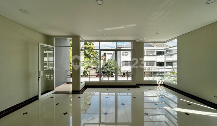 House for Sale in a Cluster in Jelambar, West Jakarta