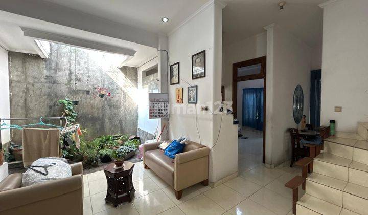 Dijual Rumah Siap Huni di Tomang Hero Jakarta Barat