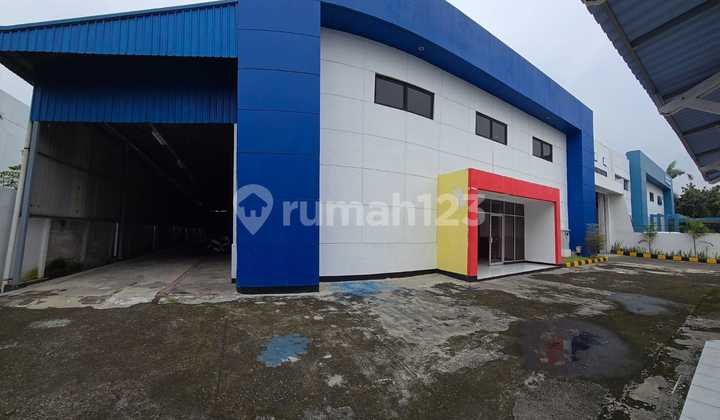 For Sale Factory Fully Renovated and Well-Maintained And Very Cheaptt Factory in Jababeka 1740.0 m² Unfurnished HGB