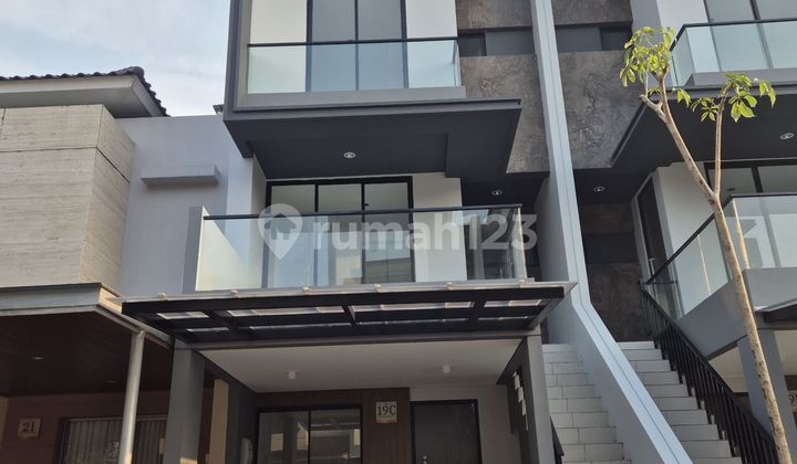Dijual Rumah Brand New Pik Golf Island 5X15 3 Lantai bisa KPR