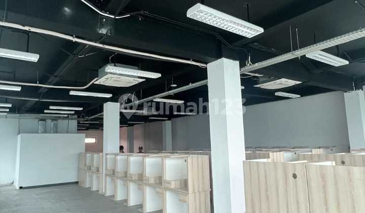Gedung Perkantoran Luas 863 Sqm di Jalan Panjang Kebon Jeruk Jakarta Barat