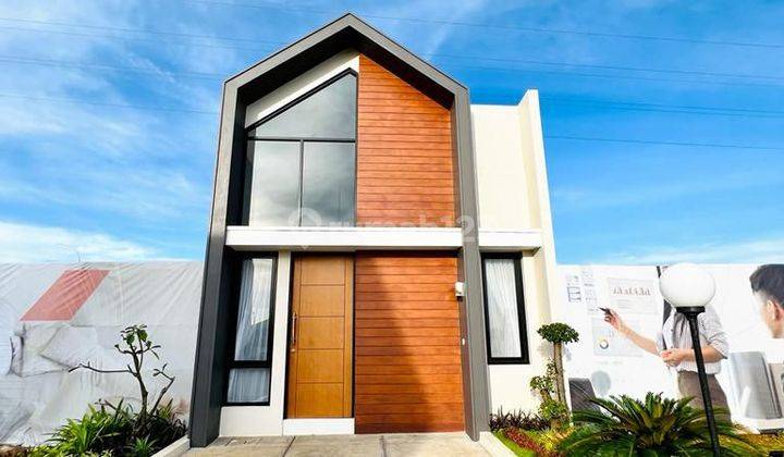 Rumah dengan tinggi plafon 5,5 meter kawasan hijau tanjung bunga makassar  1