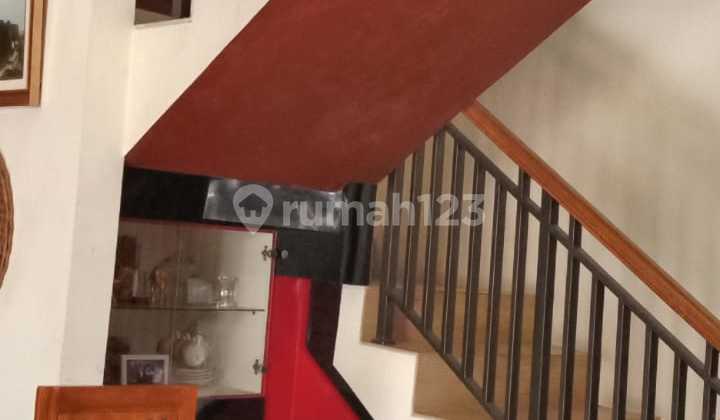 Freehold Title House in Sariwangi Bandung Suitable for Investment