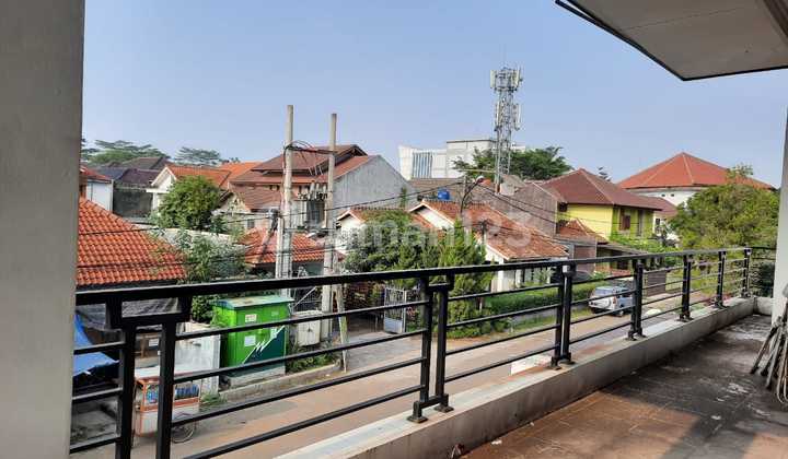 Rumah 2 Lantai Pinggir Jalan Mainroad di Jalan Garut Kota Bandung, Cocok untuk Investasi dan Rumah Usaha 2