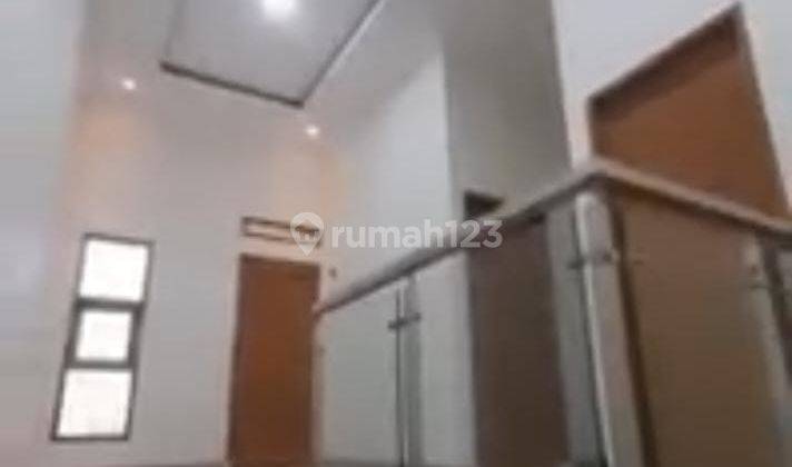 Dijual Rumah 2 Lantai Siap Huni Lokasi Perintis Kemerdekaan 7 2