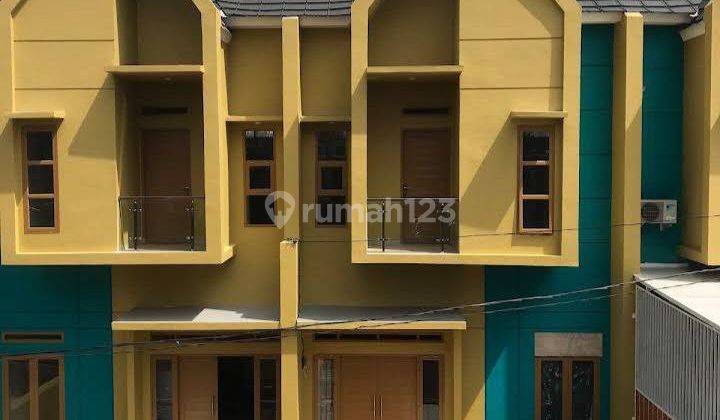 Dijual Rumah 2 Lantai Siap Huni Lokasi Perintis Kemerdekaan 1