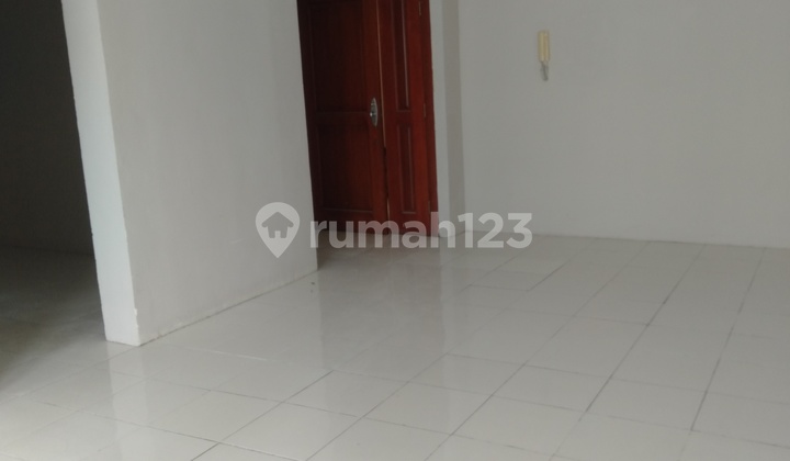 For rent: Grand Palace apartment, 3 bedrooms, 120m².