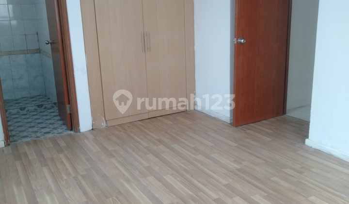 For rent: Grand Palace apartment, 3 bedrooms, 120m². 2