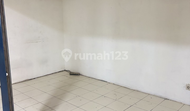 For Rent Kiosk in Mega Glodok Kemayoran. Hook. 2 Parking Spaces in Front. For Rent Kiosk in Mega Glodok Kemayoran. Hook. 2 Parking Spaces in Front.