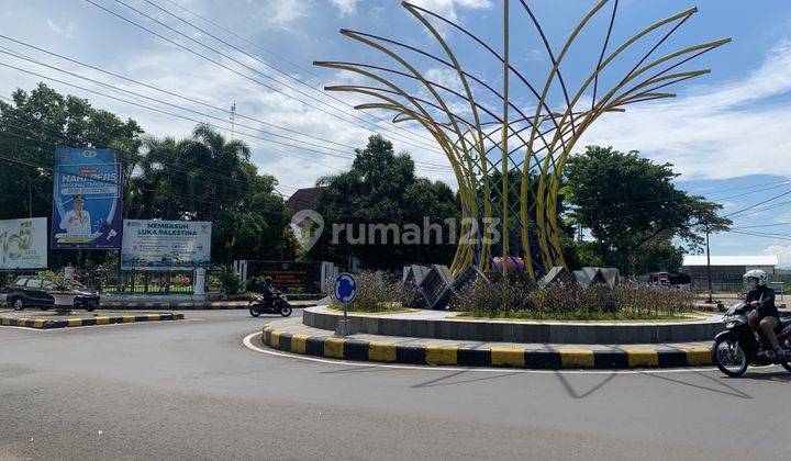 Tanah Madiun, Serayu, 200 M Sman 4 Madiun  1