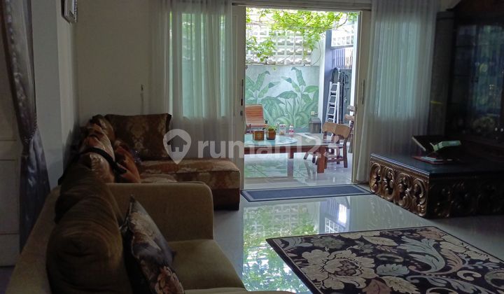 For Sale 3-Story House East-Facing Near South Jakarta For Sale 3-Story House East-Facing Near South Jakarta