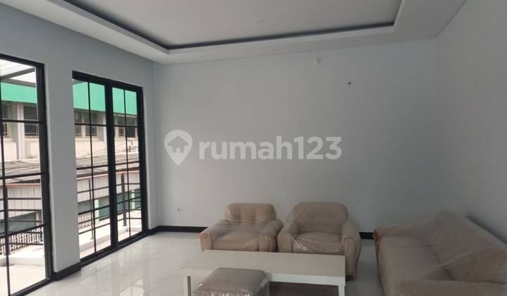 For Sale Rumah Baru Siap Huni Dekat Senopati di Kebayoran Baru