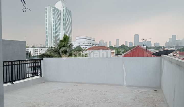 Disewakan Rumah Baru Dekat Gelora Senayan 1