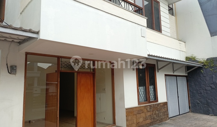 For Rent Rumah Lokasi Strategis Di Senayan For Rent Rumah Lokasi Strategis Di Senayan